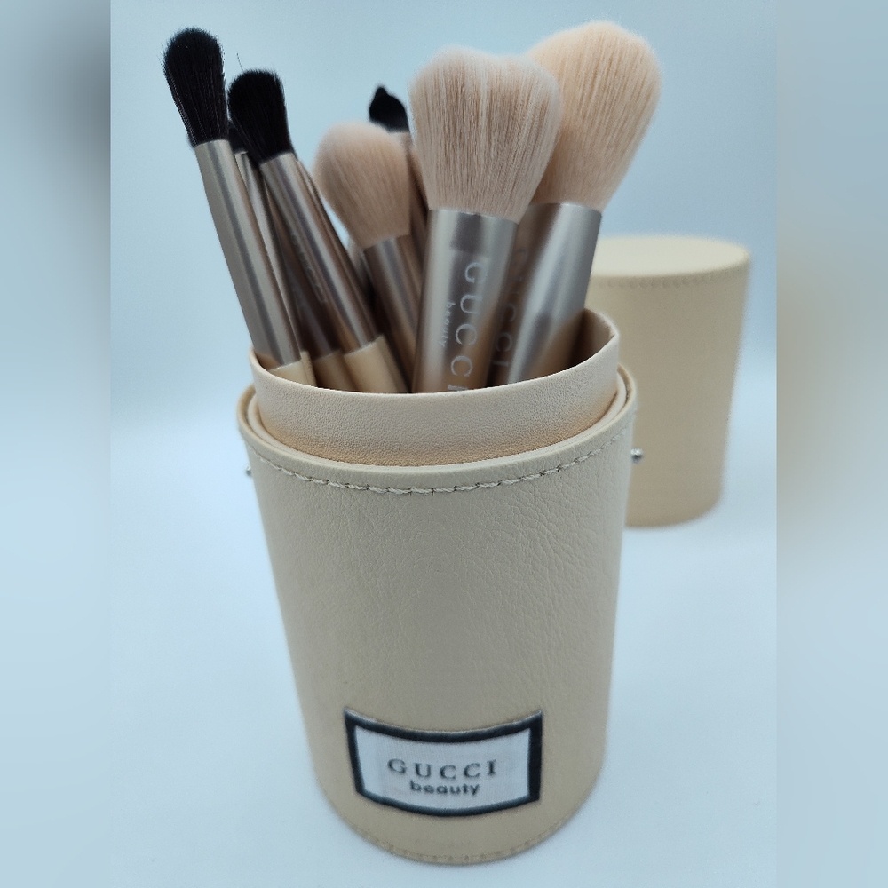 🎊BEST IN BEAUTY HOST PICK🎊GUCCI Beauty Full-Size 11pc Brush Set w/Holder NIP - Picture 6 of 7